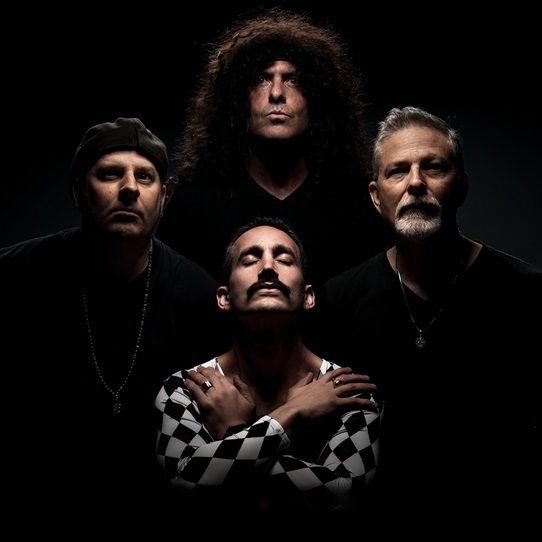 KINGS OF QUEEN (QUEEN TRIBUTE)